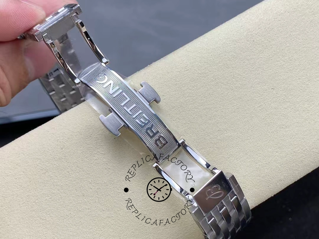 Breitling Navitimer B01 Chronograph 43 AB0138241C1A1 Replica