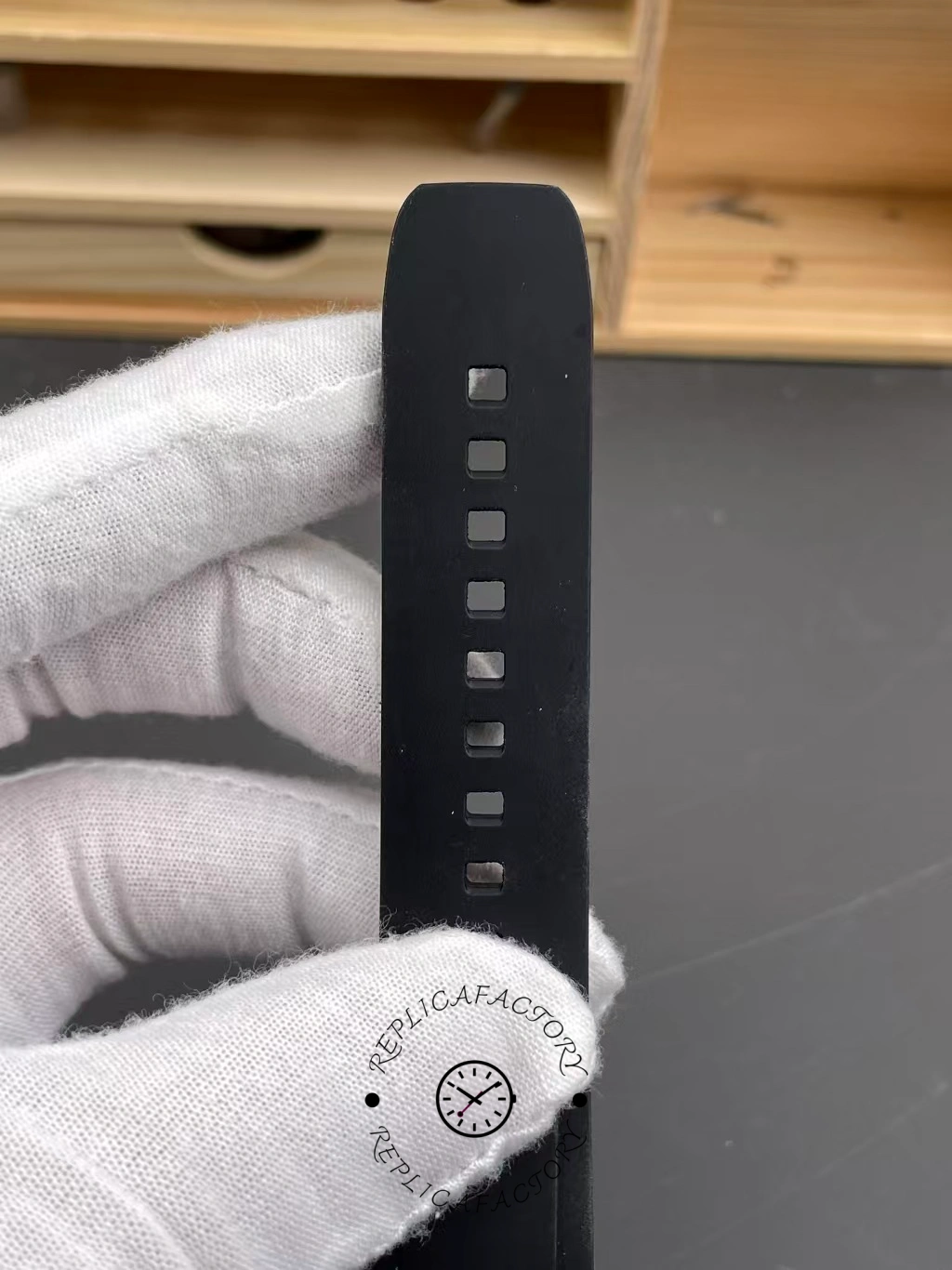 Breitling Chronomat Automatic GMT 40 P32398101C1S1 Replica