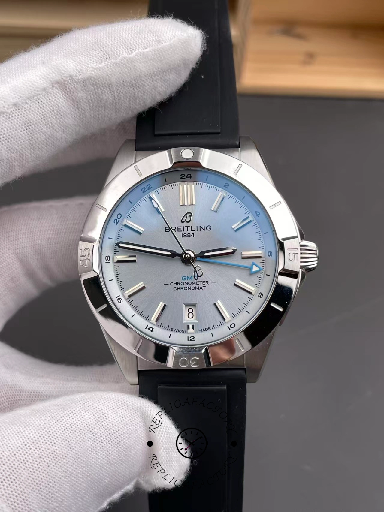 Breitling Chronomat Automatic GMT 40 P32398101C1S1 Replica