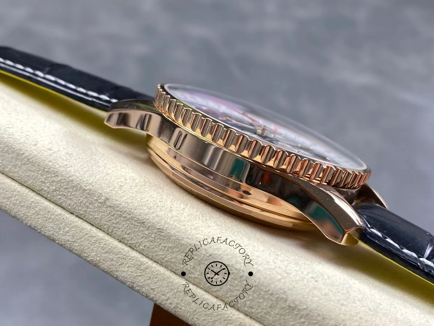 Breitling Navitimer B01 Rose Gold 43MM RB0138211B1P1 Replica