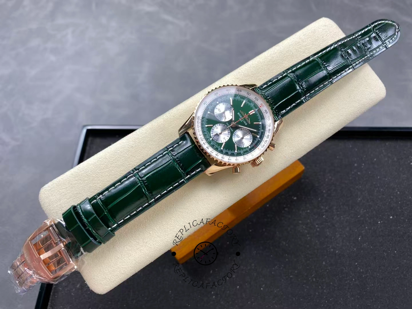 Breitling Navitimer B01 Chronograph RB01384A1L1P1 43 Replica