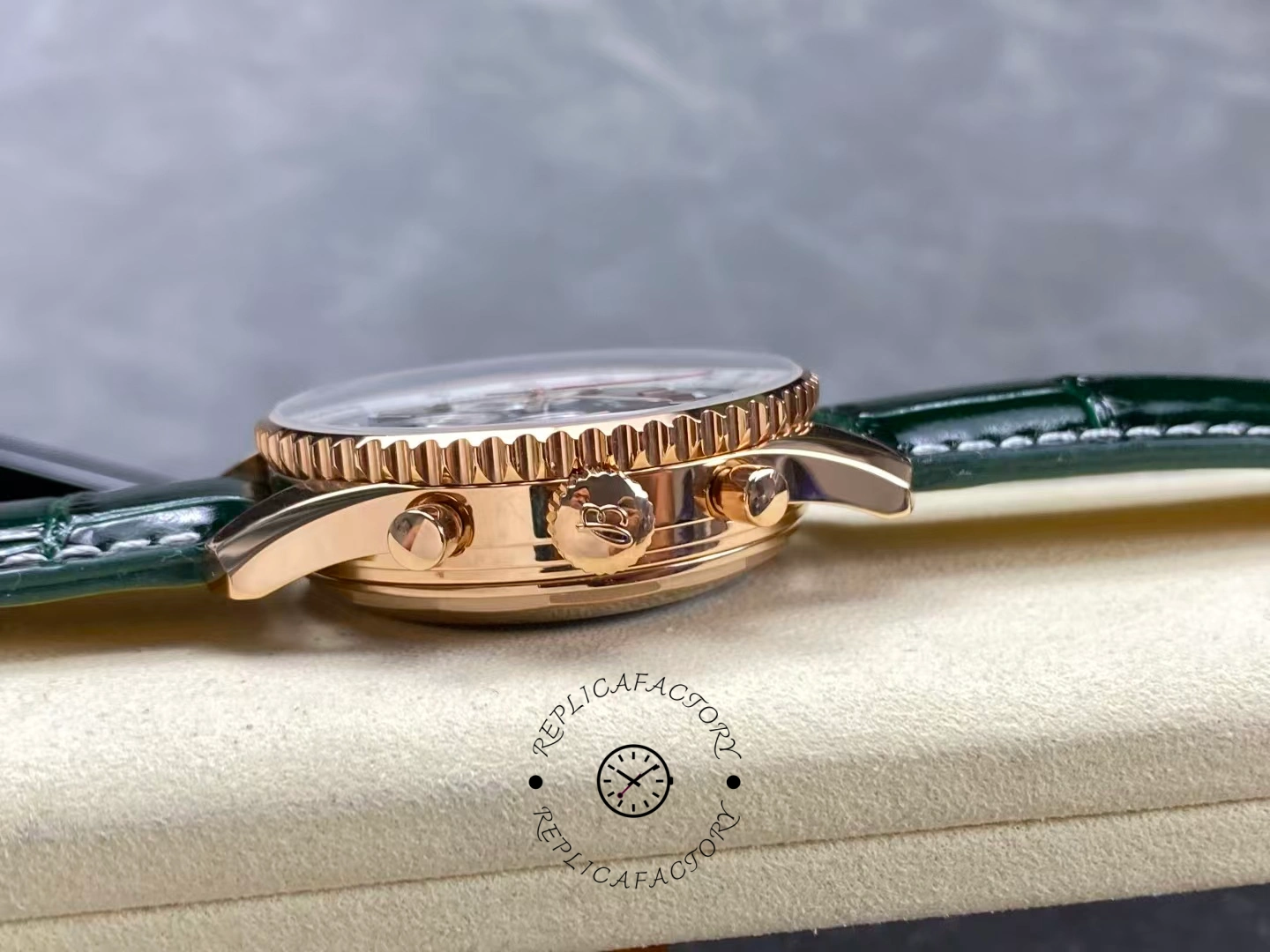 Breitling Navitimer B01 Chronograph RB01384A1L1P1 43 Replica