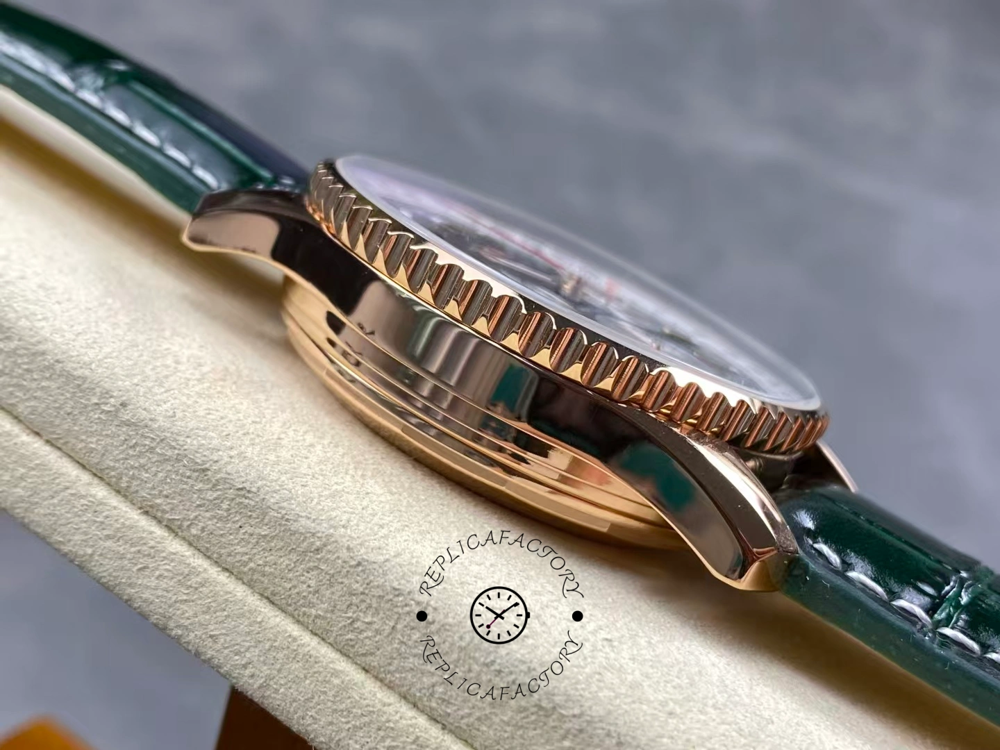 Breitling Navitimer B01 Chronograph RB01384A1L1P1 43 Replica