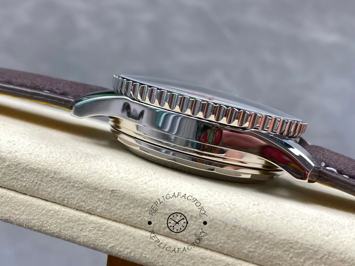 Breitling Navitimer B01 Chronograph 43 Calfskin Strap AB01385C1Q1A1 Replica