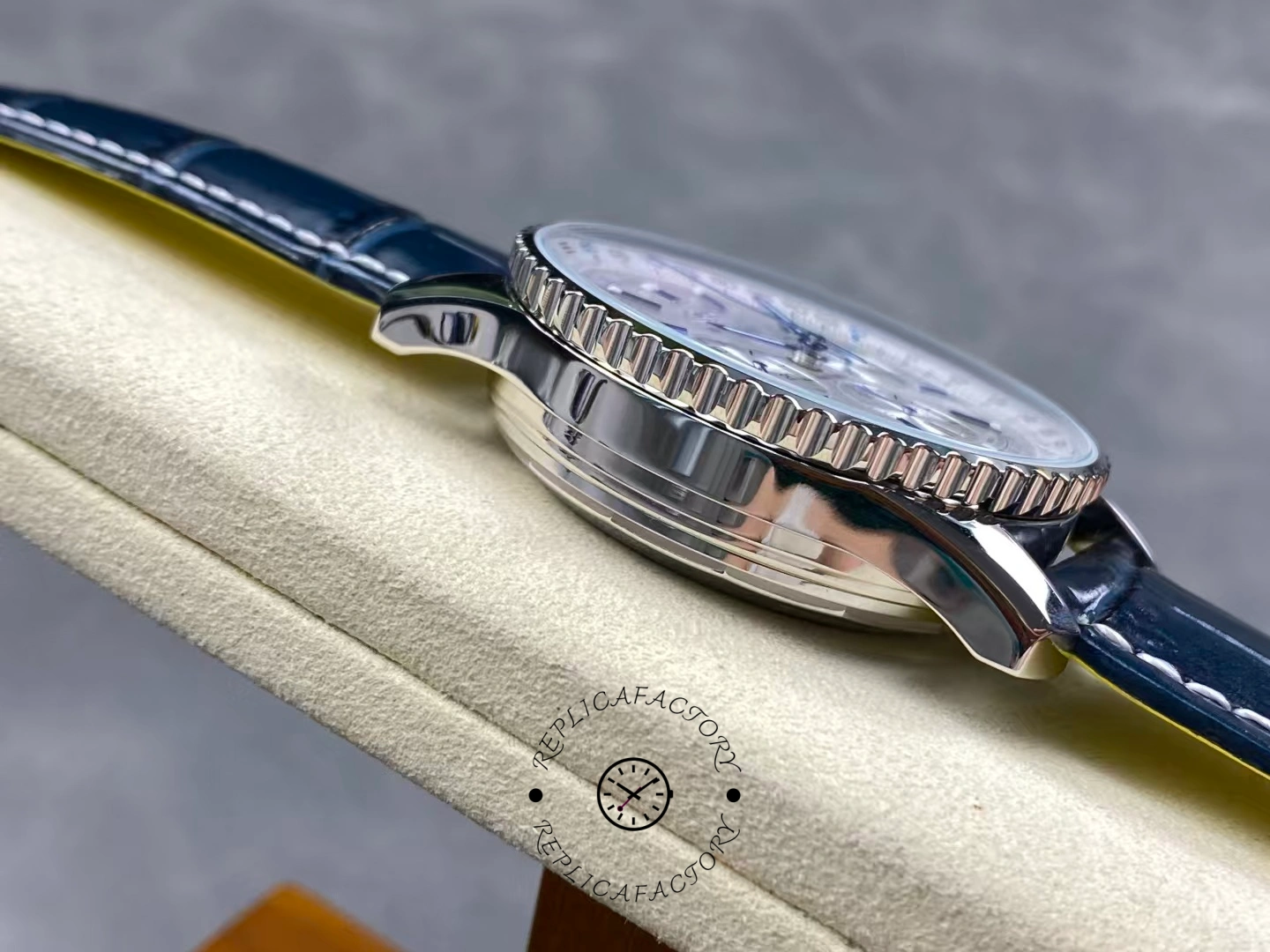 Breitling Navitimer B01 Chronograph 41mm AB0139A71G1P1 Replica