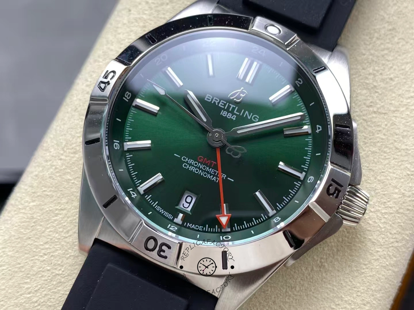 Breitling Chronomat GMT 40mm A32398101L1A1 Rubber Strap Replica