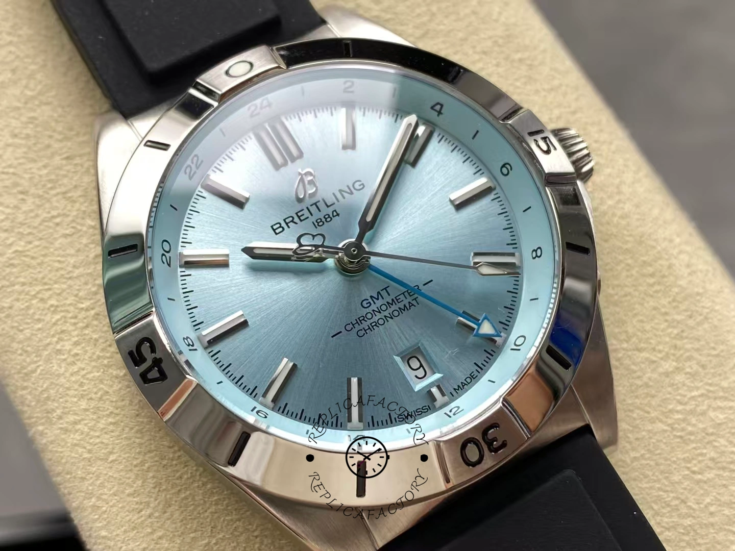 Breitling Chronomat GMT 40 Ice Blue P32398101C1S1 Replica