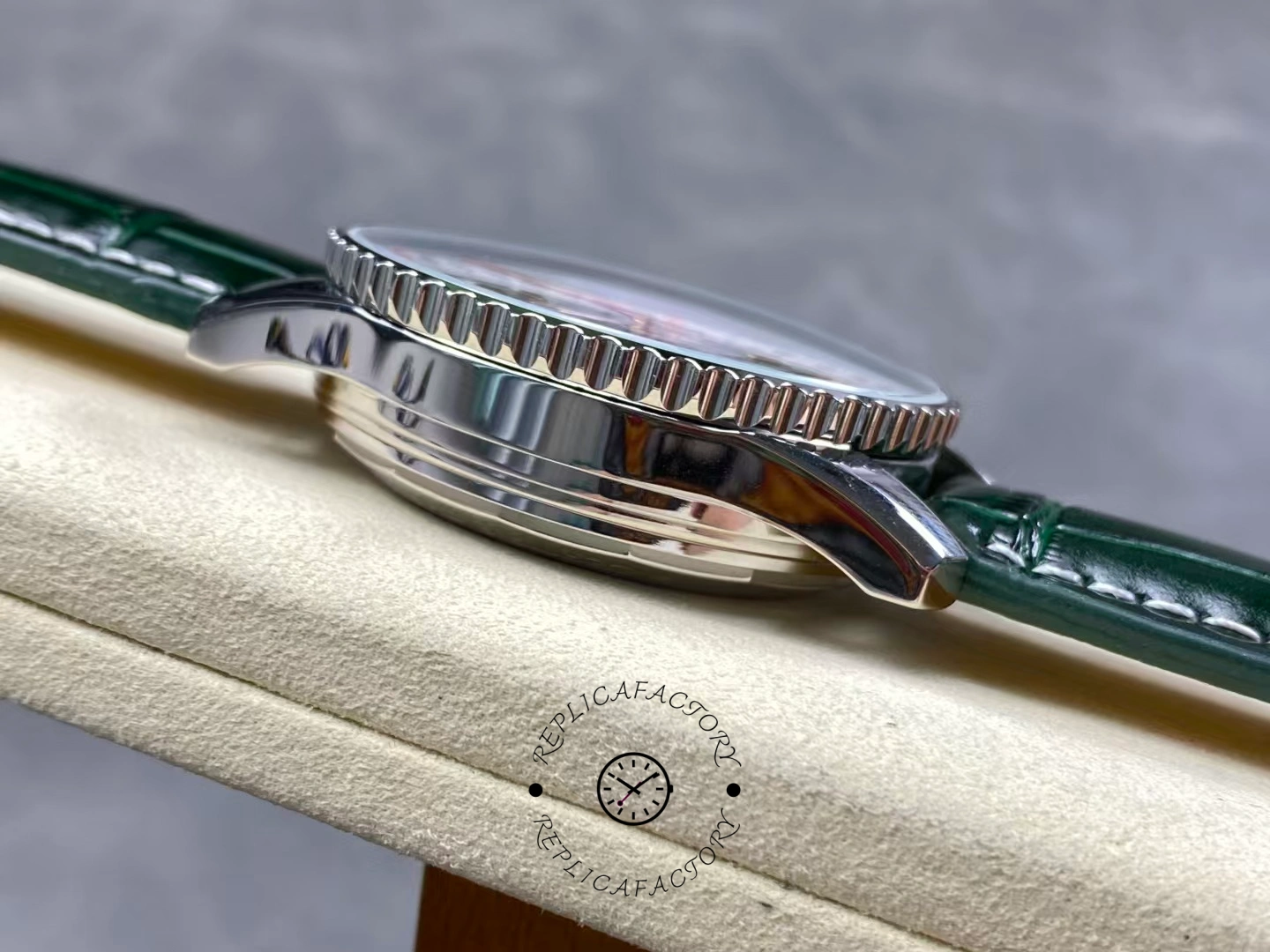 Breitling Navitimer B01 Chronograph AB01384C1L1P1 43mm Replica