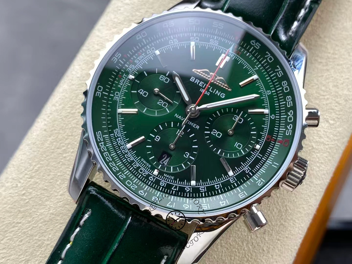 Breitling Navitimer B01 Chronograph AB01382B1L1P1 43mm Green Strap Replica