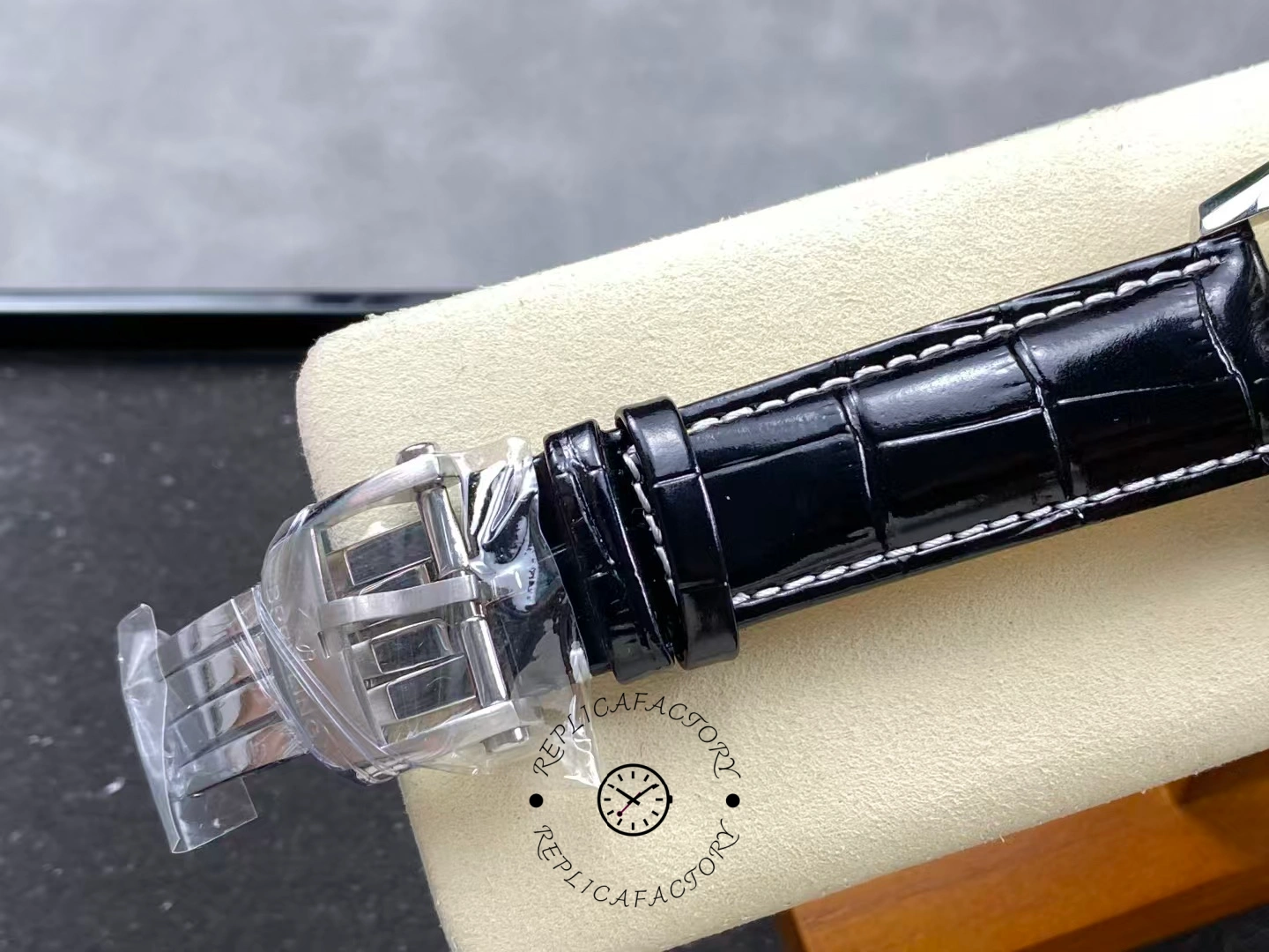 Breitling Navitimer B02 Chronograph 41 PB02301A1B1P1 Replica