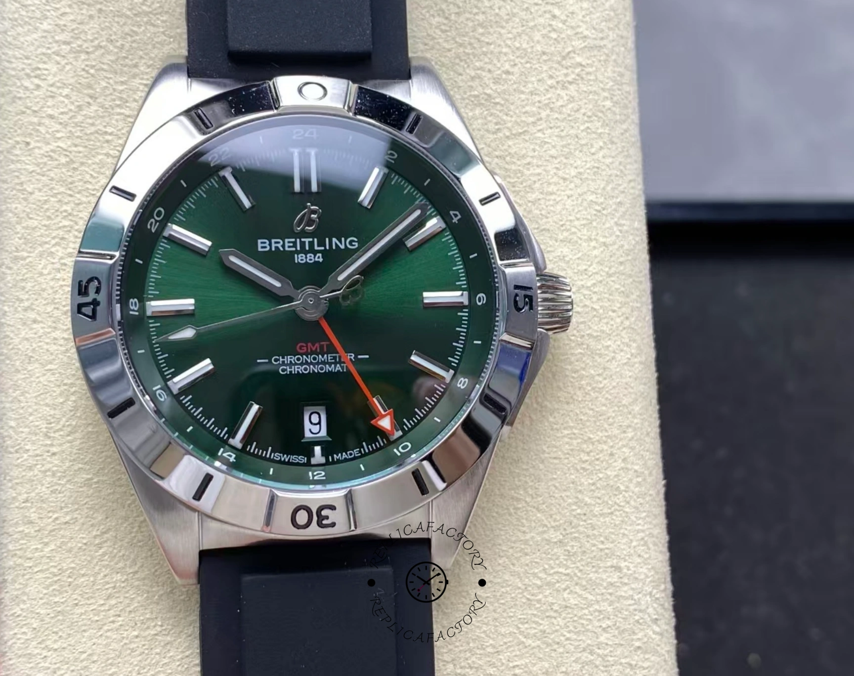 Breitling Chronomat GMT 40mm A32398101L1A1 Rubber Strap Replica