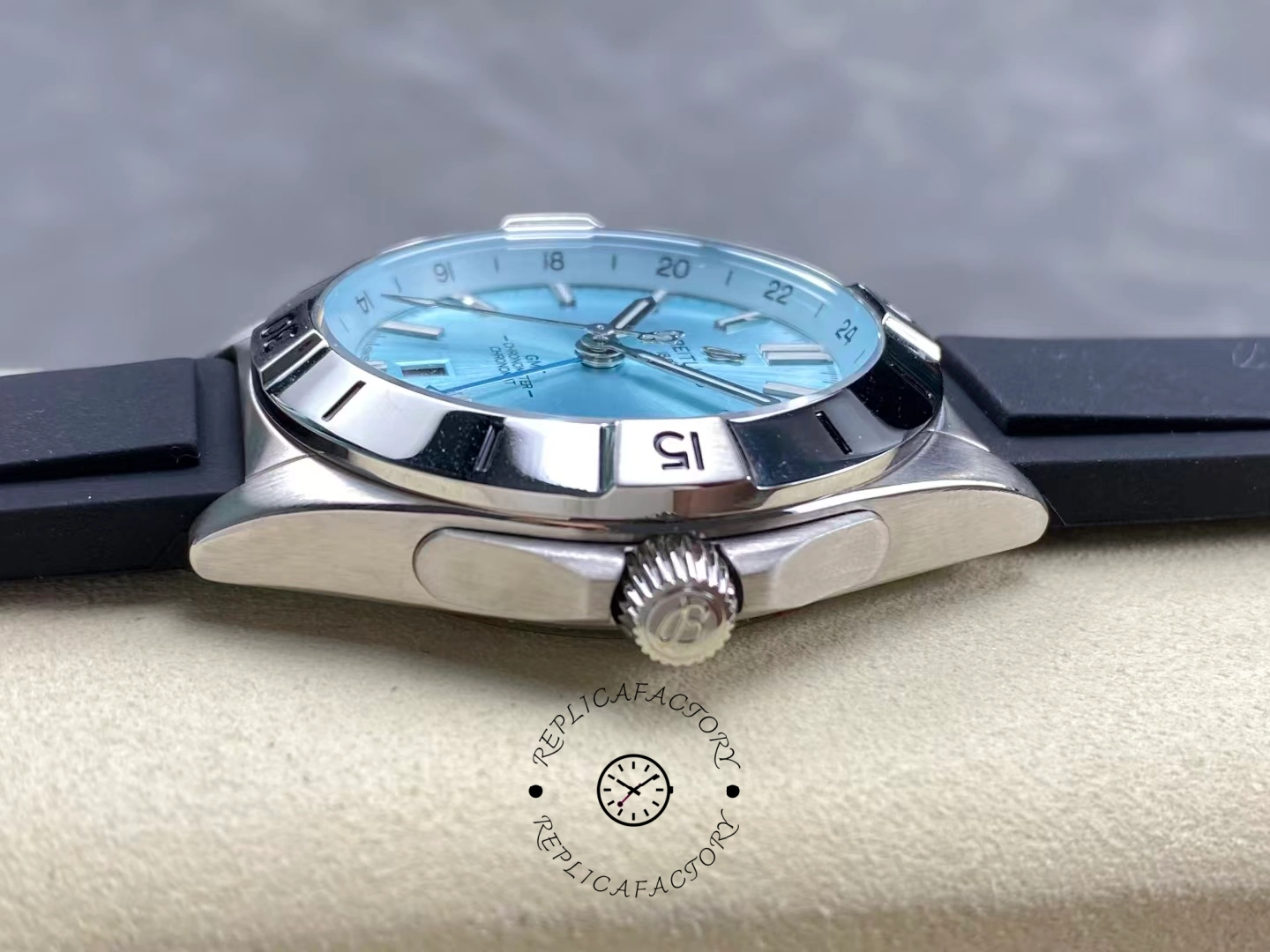 Breitling Chronomat GMT 40 Ice Blue P32398101C1S1 Replica