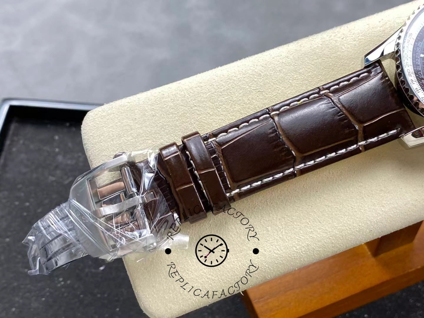 Breitling Navitimer B01 Chronograph AB01372A1Q1P1 46mm Replica