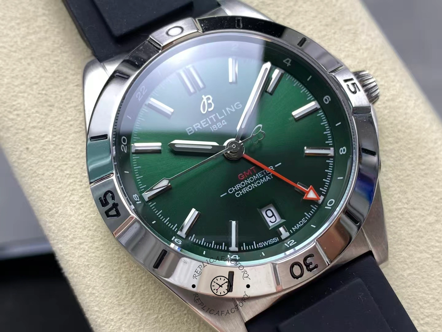 Breitling Chronomat GMT 40mm A32398101L1A1 Rubber Strap Replica