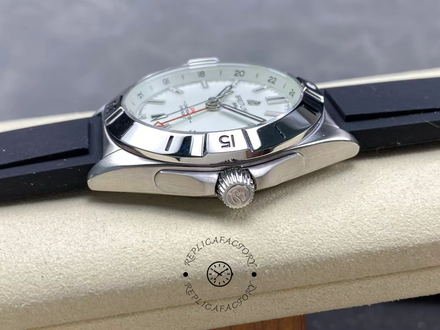 Breitling Chronomat GMT White Dial A32398101C1A1 40 Replica