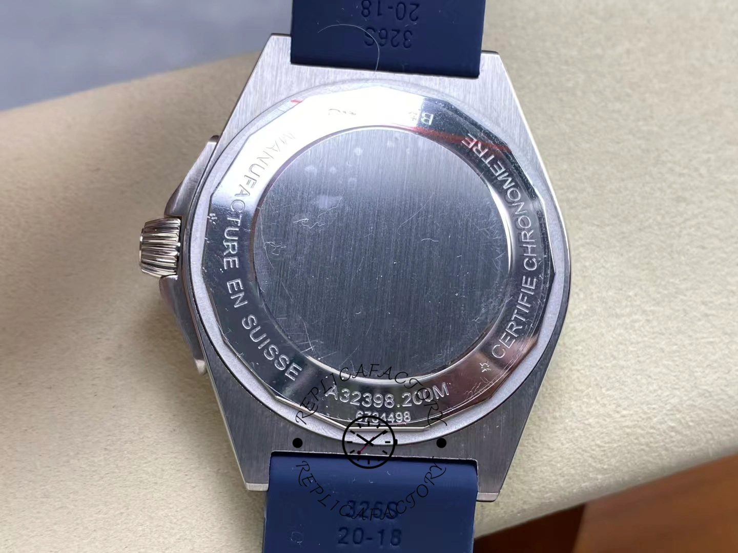 Breitling Chronomat GMT Blue Pointer A32398101C1A1 Replica