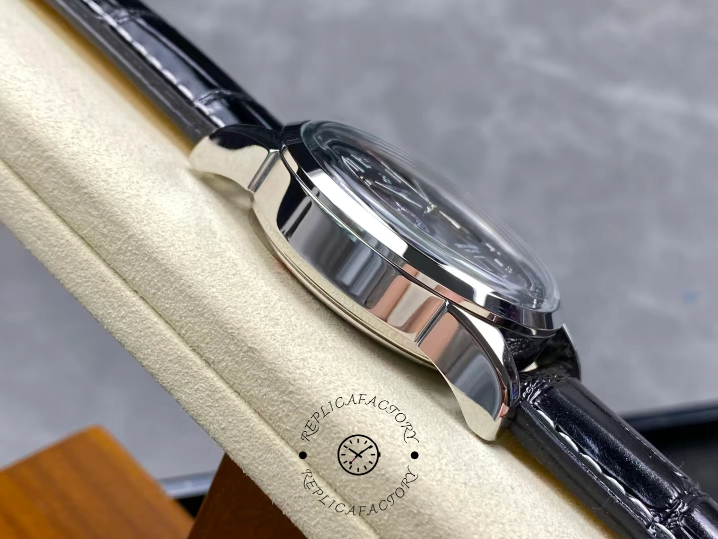 Breitling Premier B01 42mm Alligator Strap AB0145221B1P2 Replica