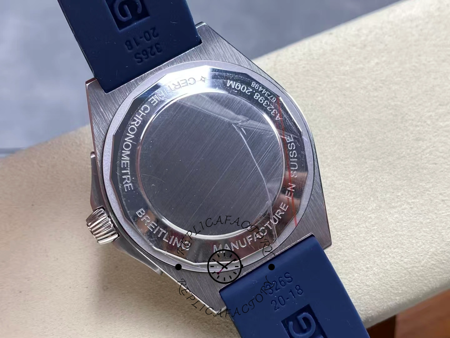 Breitling Chronomat GMT 40 Yellow Pointer A323981A1C1A1 Replica