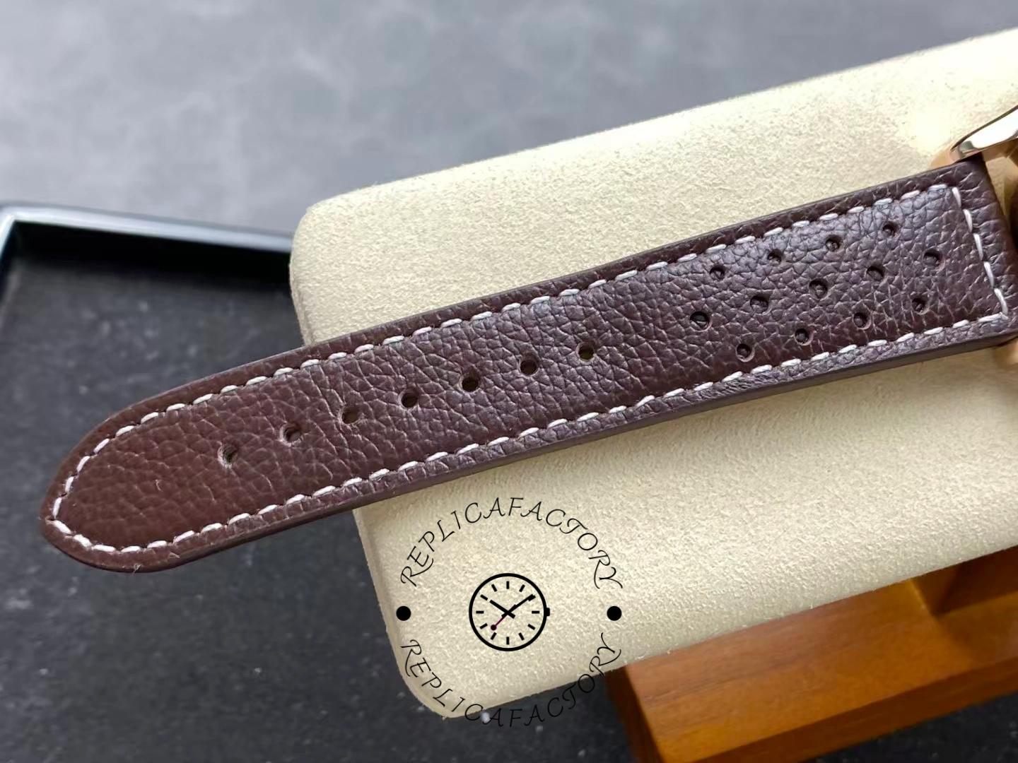 Breitling Premier B01 42mm Silver Dial RB0118371G1P1 Replica