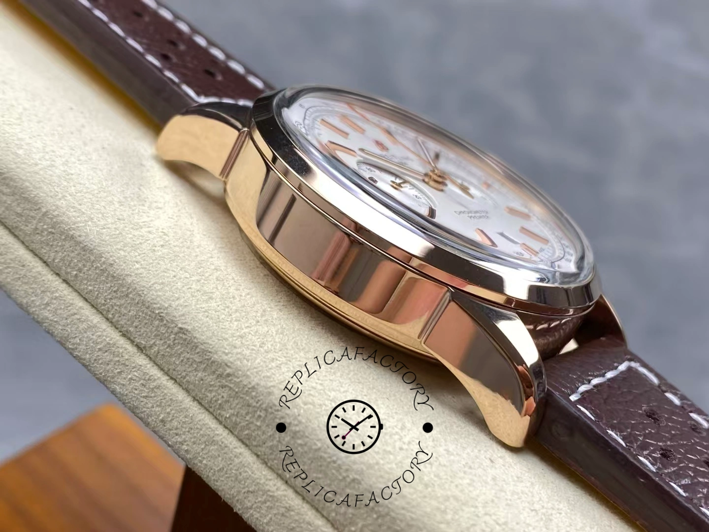 Breitling Premier B01 42mm Silver Dial RB0118371G1P1 Replica