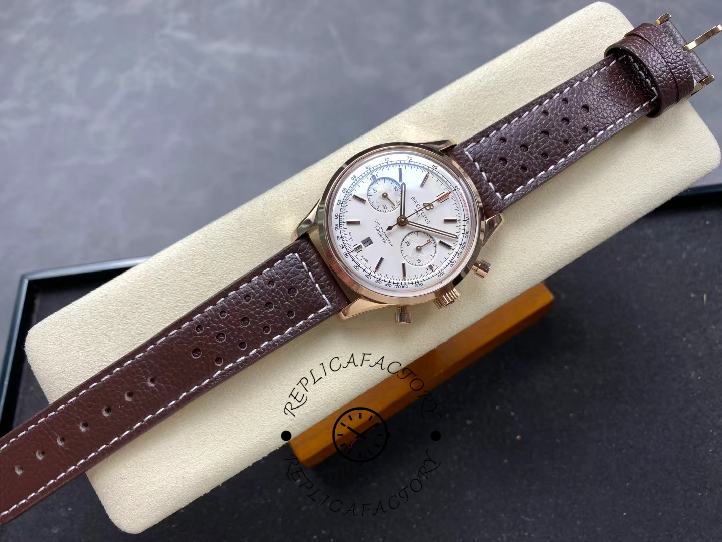 Breitling Premier B01 42mm Silver Dial RB0118371G1P1 Replica