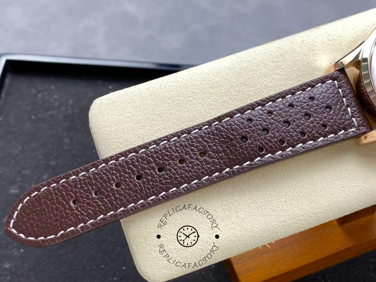 Breitling Premier B01 RB0145371G1P2 Rose Gold 42 Replica