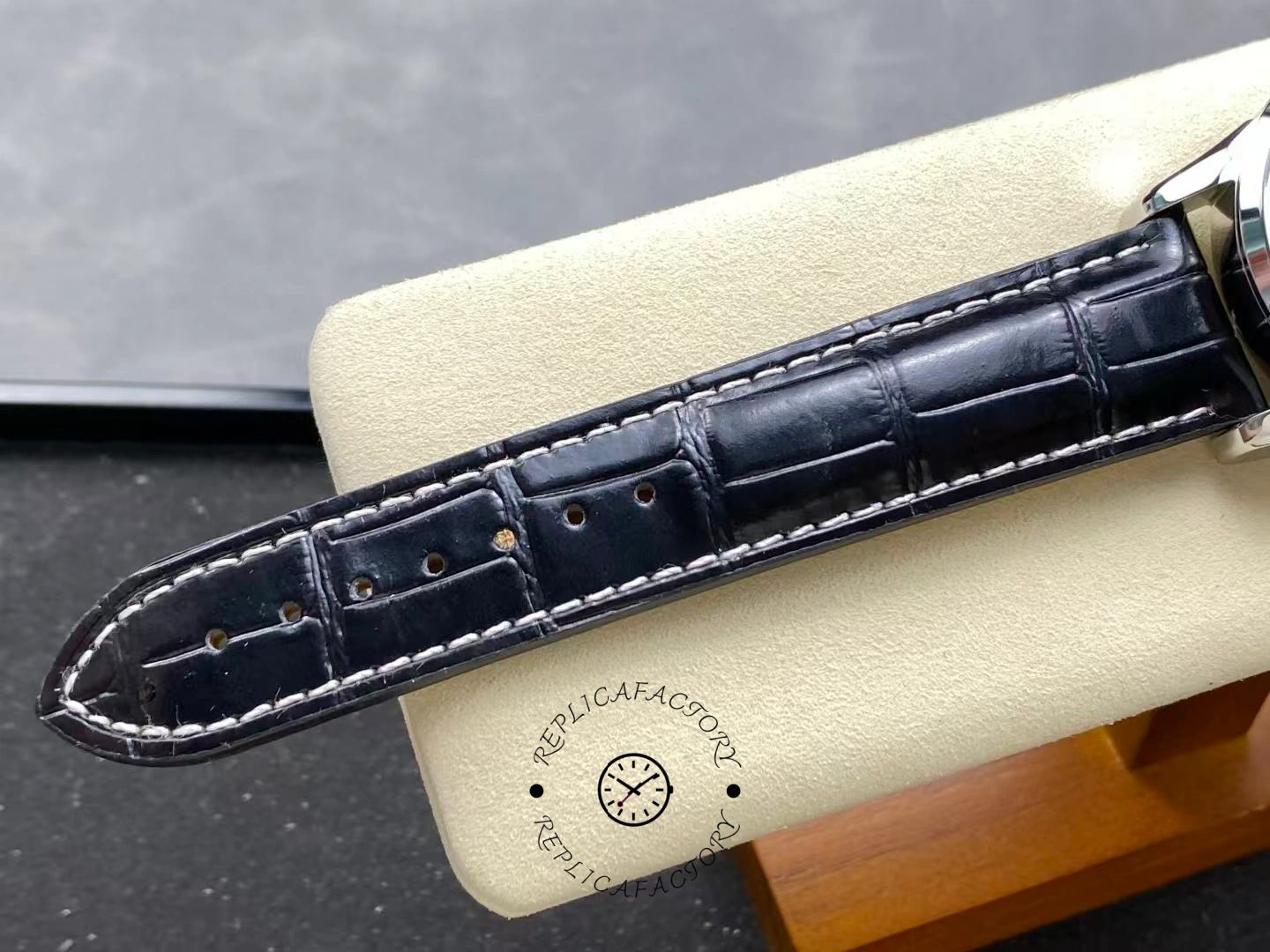 Breitling Premier B09 Silver Dial 40 mm AB0930371G1P1 Replica