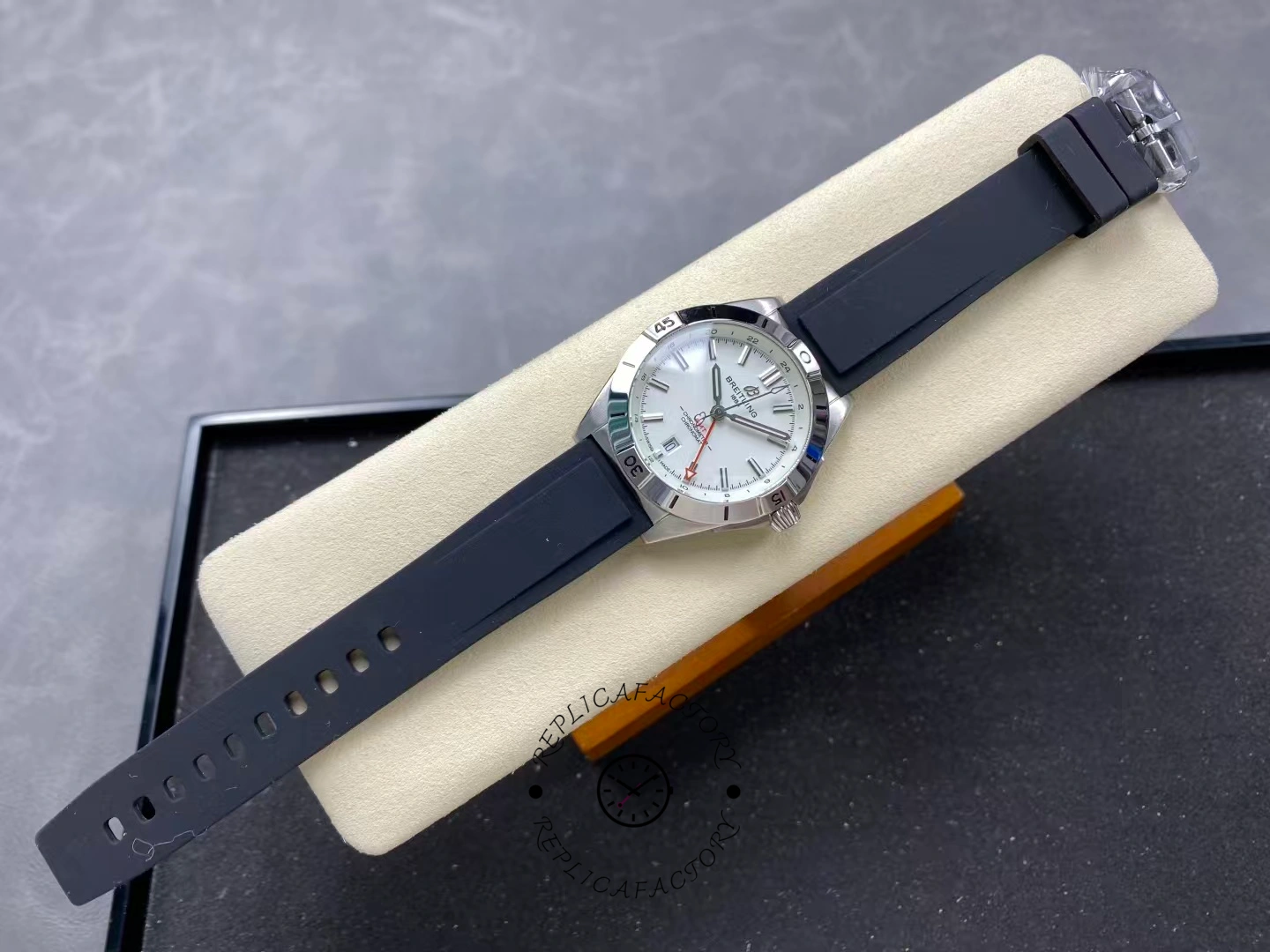 Breitling Chronomat GMT White Dial A32398101C1A1 40 Replica