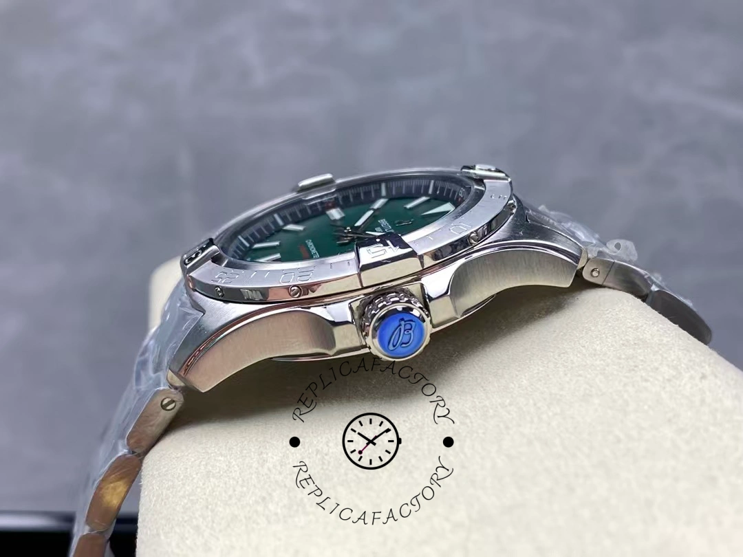 Breitling Avenger Automatic A17328101L1A1 42mm Replica