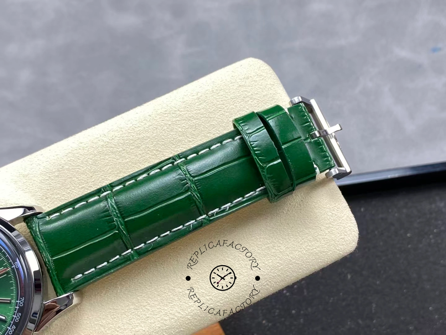 Breitling Premier B01 42mm Index Watch AB0118221L1P1 Replica