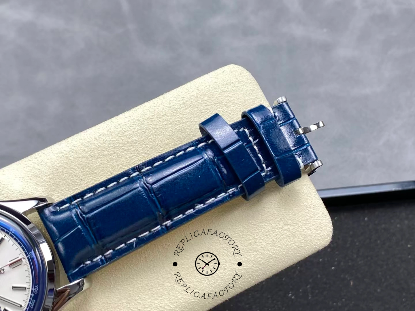 Breitling Premier B01 Chronograph 42 AB01186A1G1P1 Replica