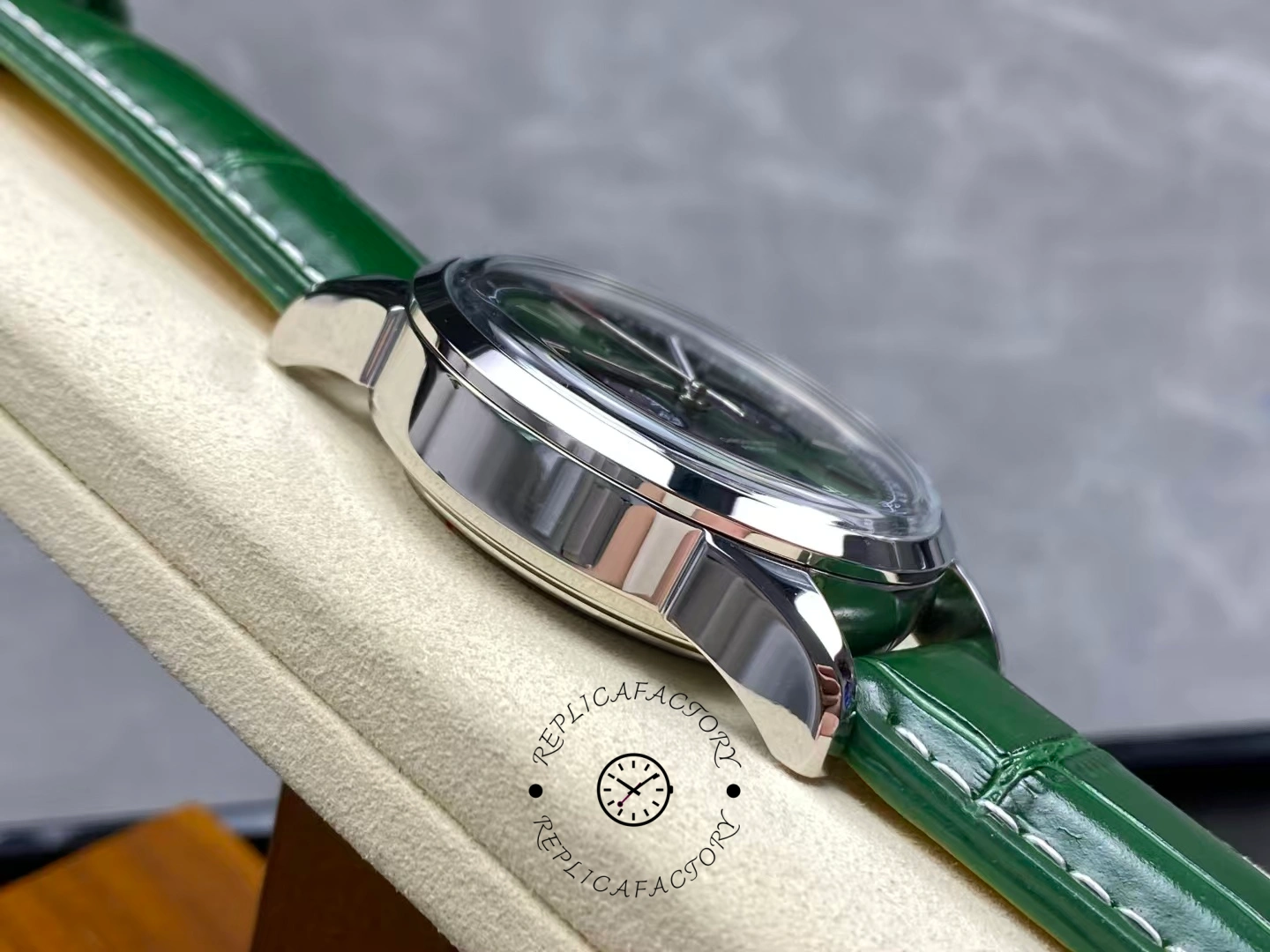 Breitling Premier B01 42mm Index Watch AB0118221L1P1 Replica