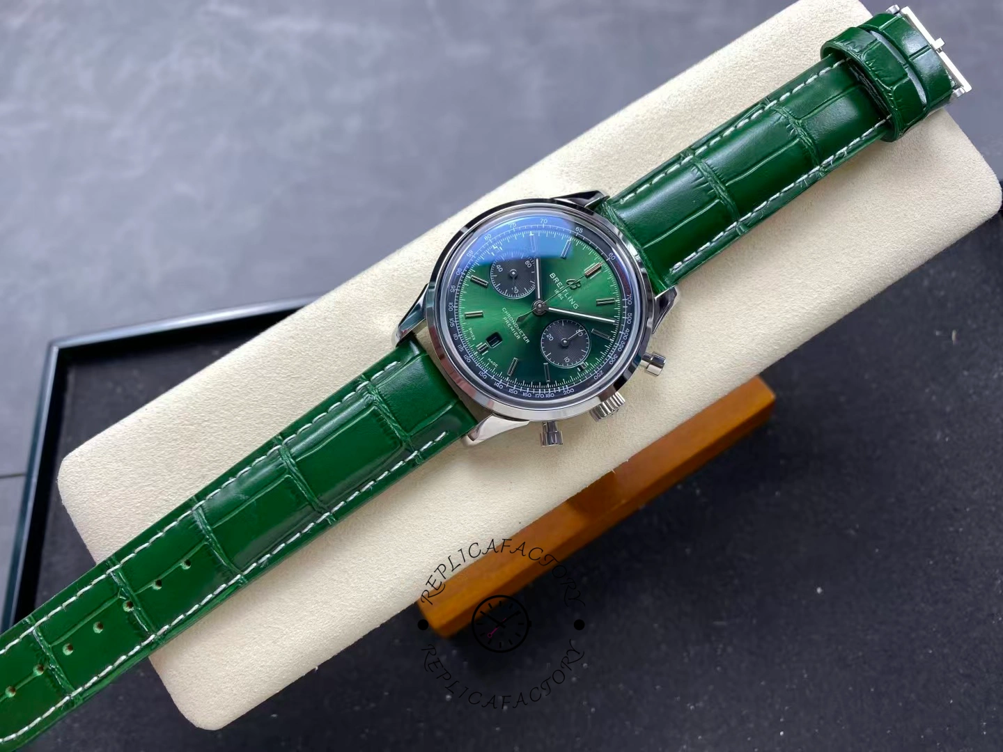 Breitling Premier B01 42mm Index Watch AB0118221L1P1 Replica