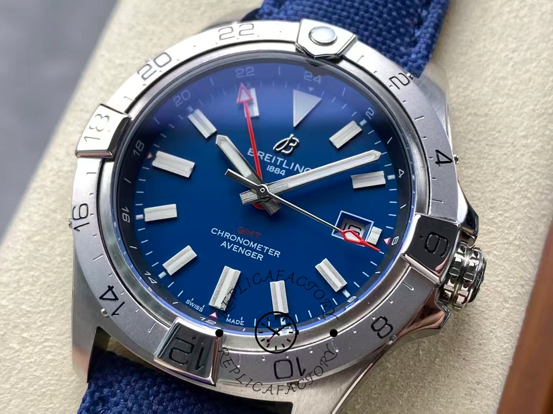 Breitling Avenger Automatic GMT A32320101C1X1 44mm Replica