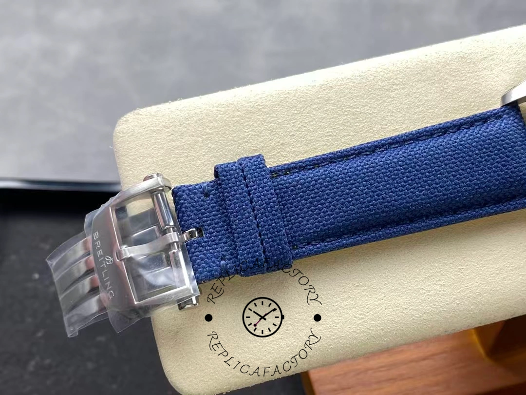 Breitling Avenger Automatic GMT A32320101C1X1 44mm Replica