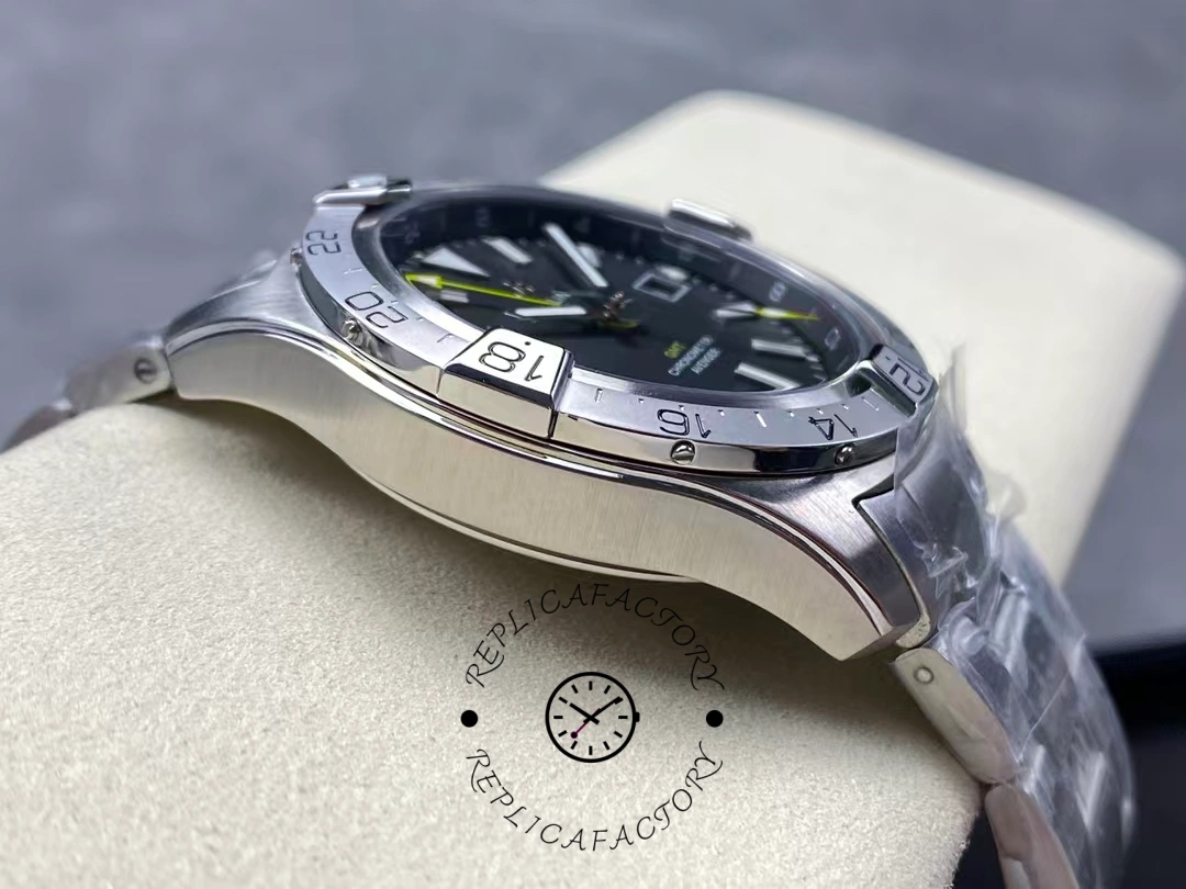 Breitling Avenger GMT 44MM Yellow Pointer A32320101B1A1 Replica