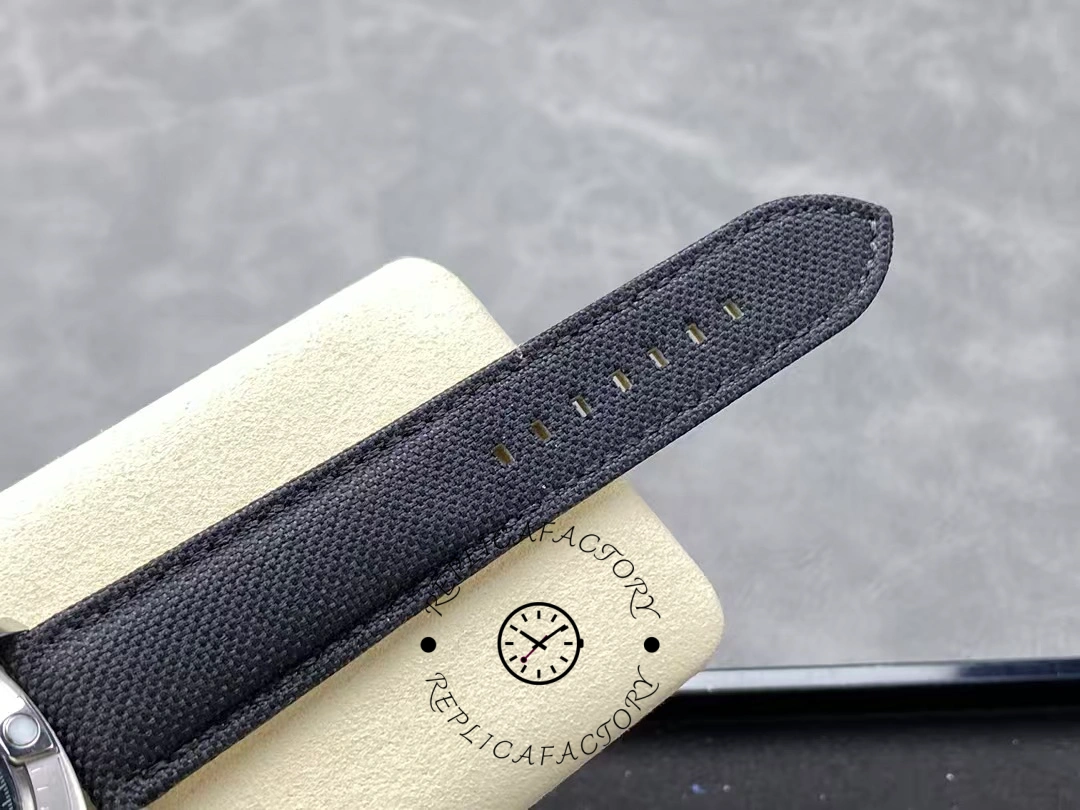 Breitling Avenger Automatic A17328101B1X1 42 Black Dial Replica