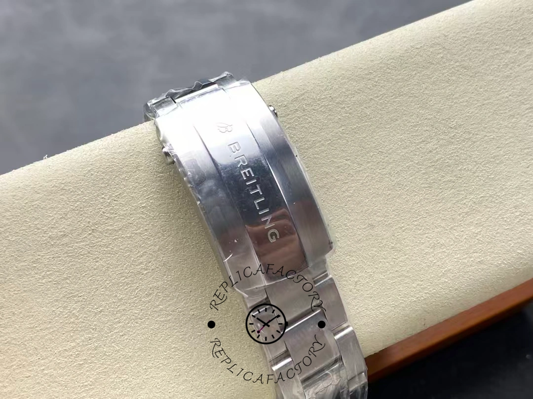 Breitling Avenger Automatic A17328101B1A1 42 Black Dial Replica