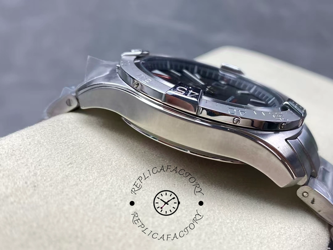 Breitling Avenger Automatic A17328101B1A1 42 Black Dial Replica