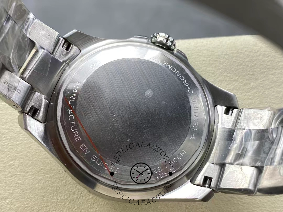 Breitling Avenger Automatic GMT A32320101C1A1 44mm Replica