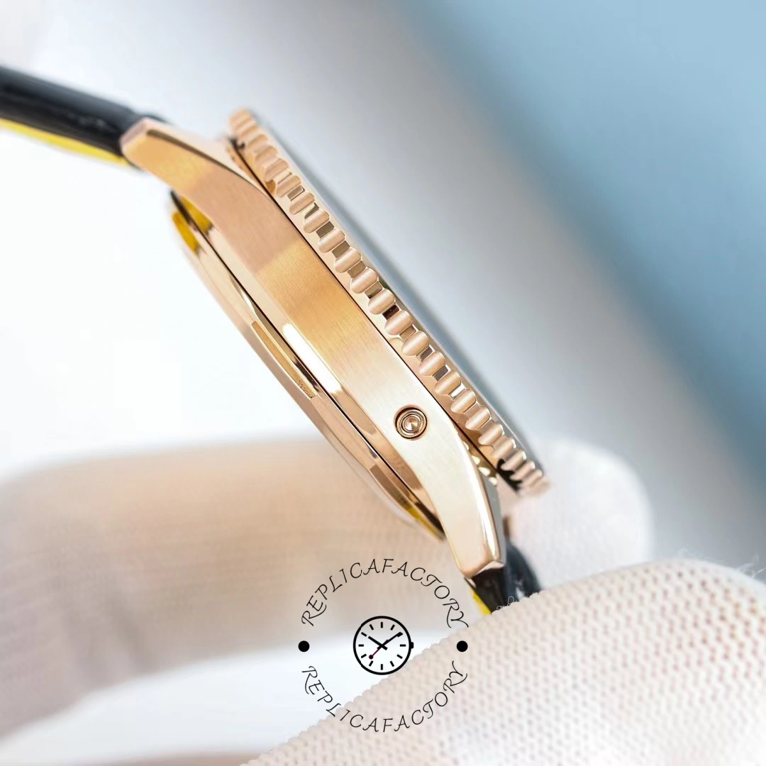 Breitling Navitimer B19 Chronograph 43 RB19101A1H1P1 Replica