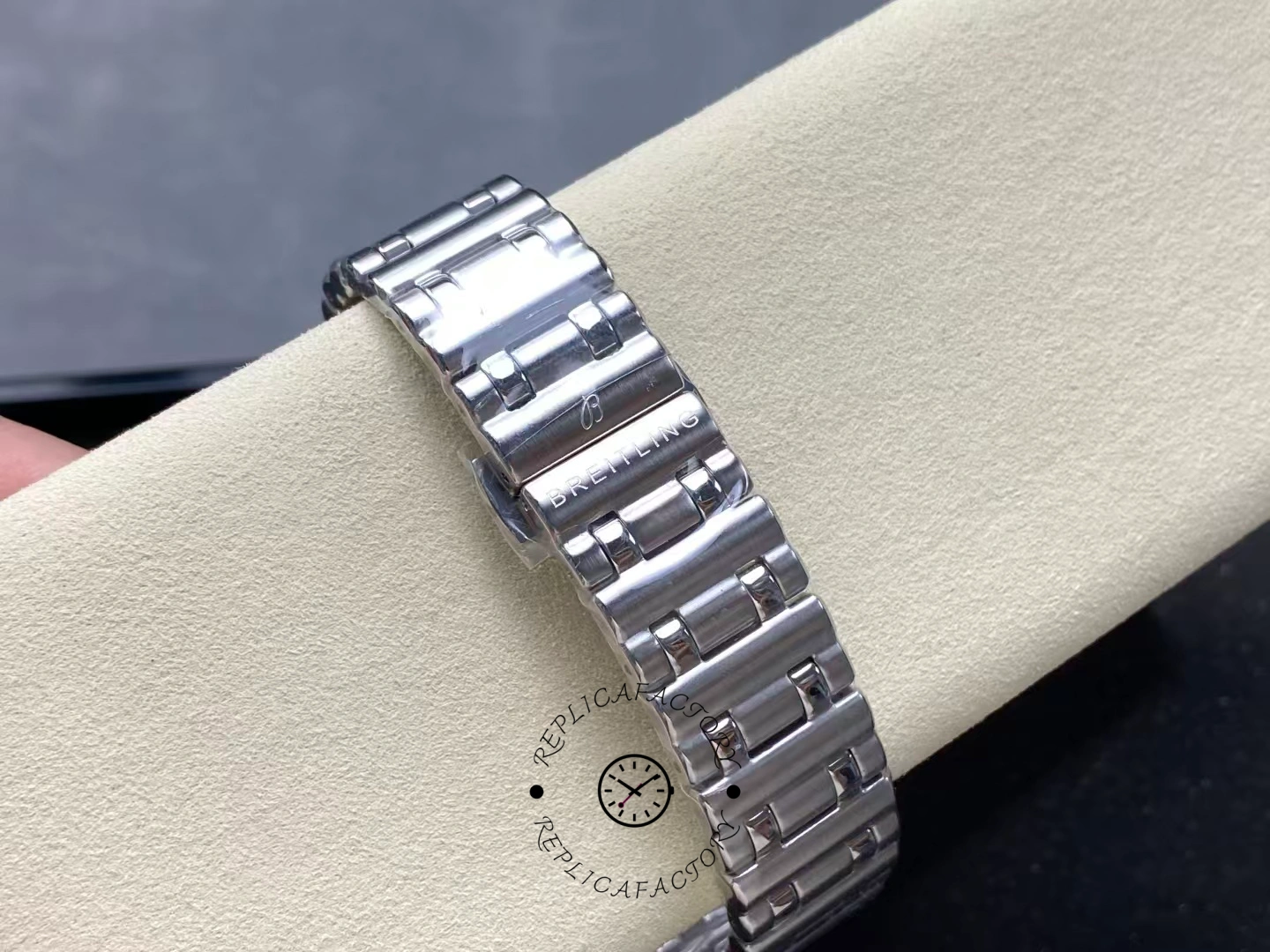 Breitling Chronomat Automatic 36mm Silver Dial A10380101A2A1 Replica