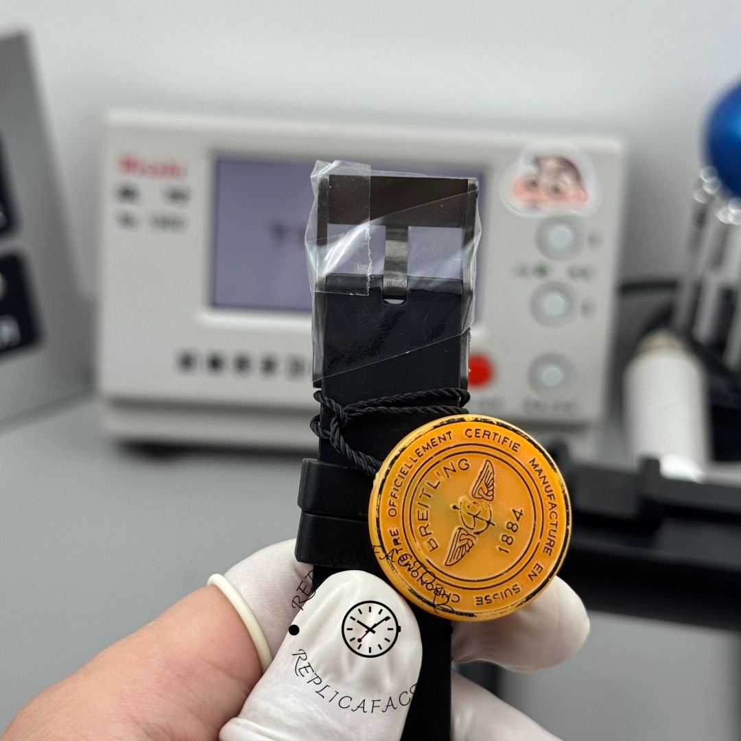 Breitling Avenger Blackbird Men's Watch V1731010BD12-155S 48MM Replica