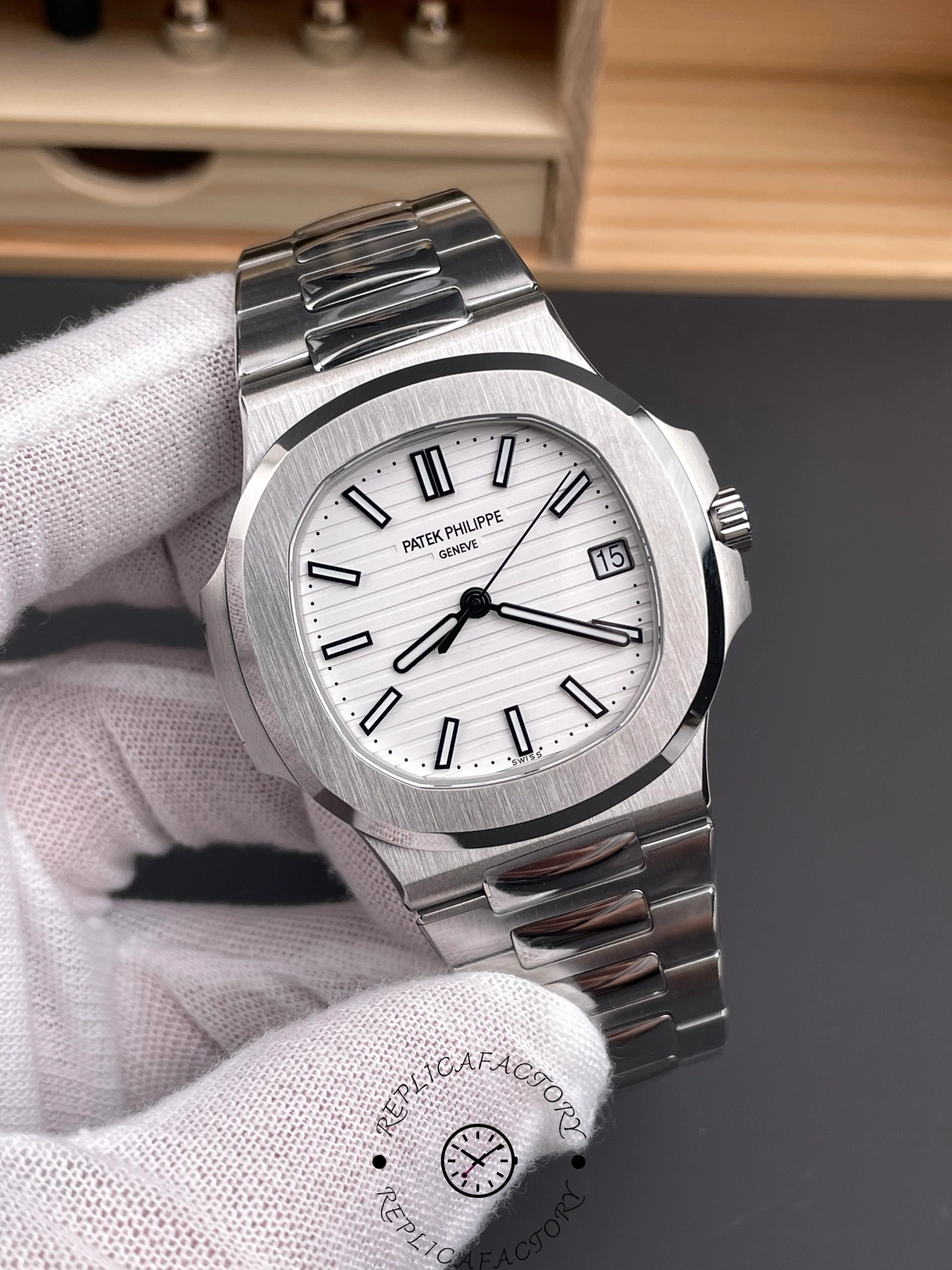 Replica Patek Philippe Nautilus 5711 1A 011 White Dial 40mm Mens Watch