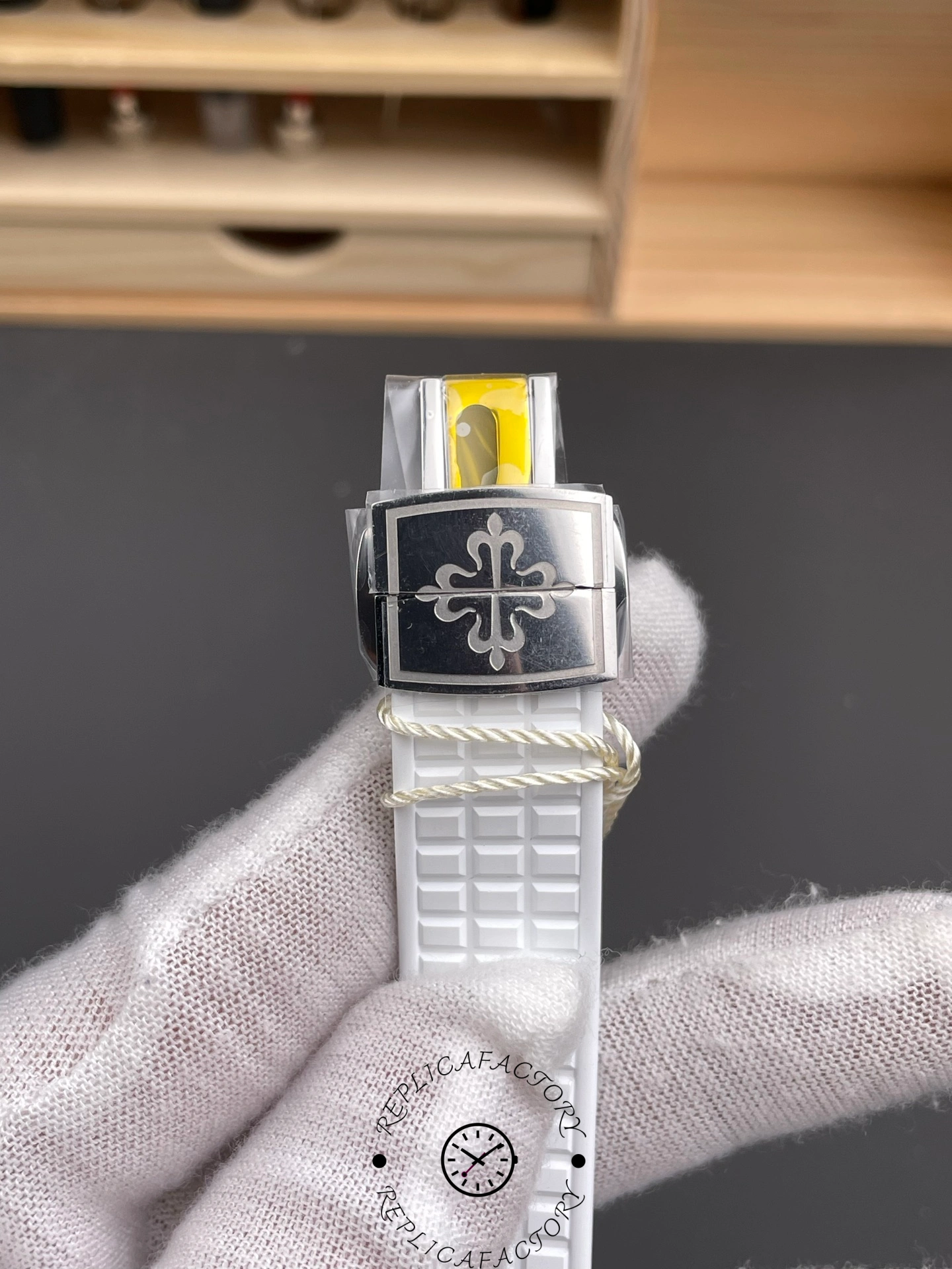 Replica Patek Philippe Aquanaut White 5067A 024 36mm Lady Watch