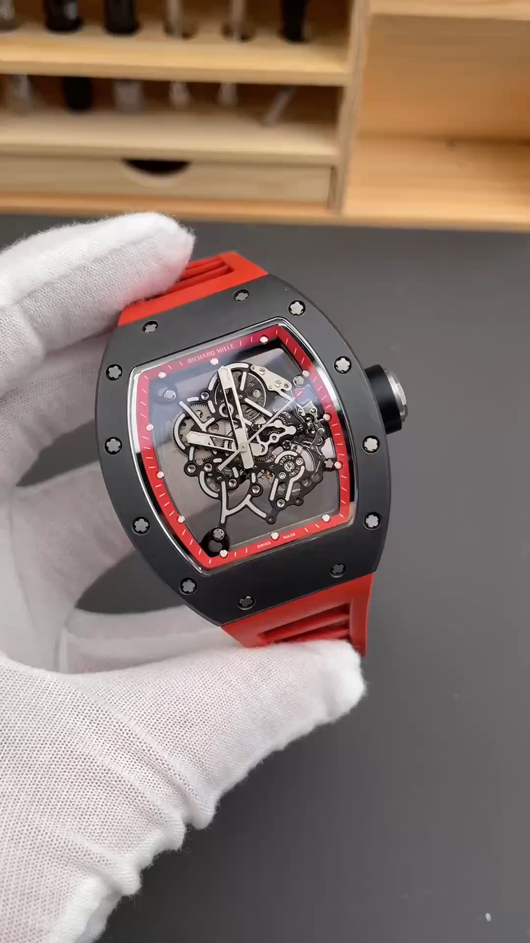 Richard Miller RM 055 RMUL2 NTPT Carbon Fiber Red Rubber Strap