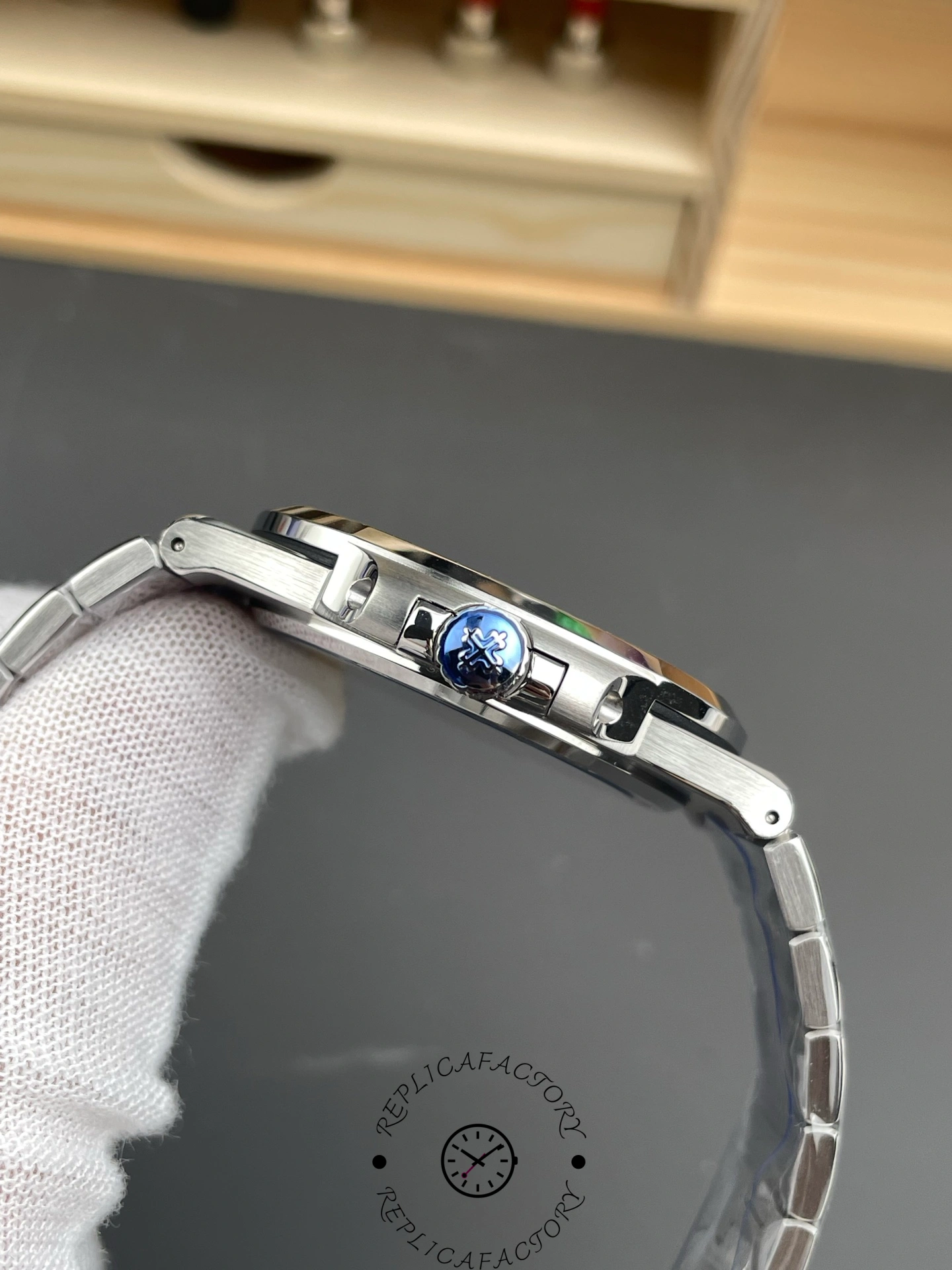 Replica Patek Philippe Nautilus 5711 1A 011 White Dial 40mm Mens Watch