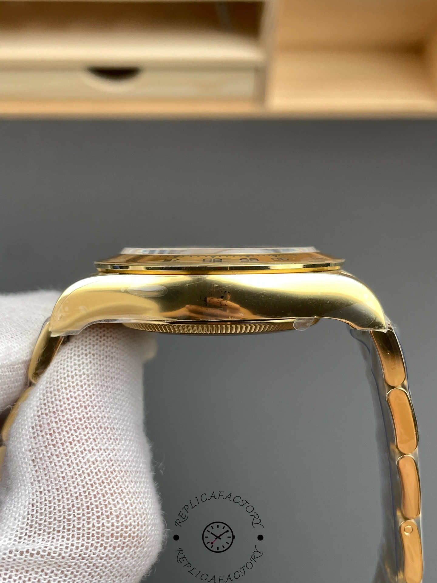 Rolex Daytona 126508 0006 Yellow Gold on Bracelet 1:1 Replica Watch