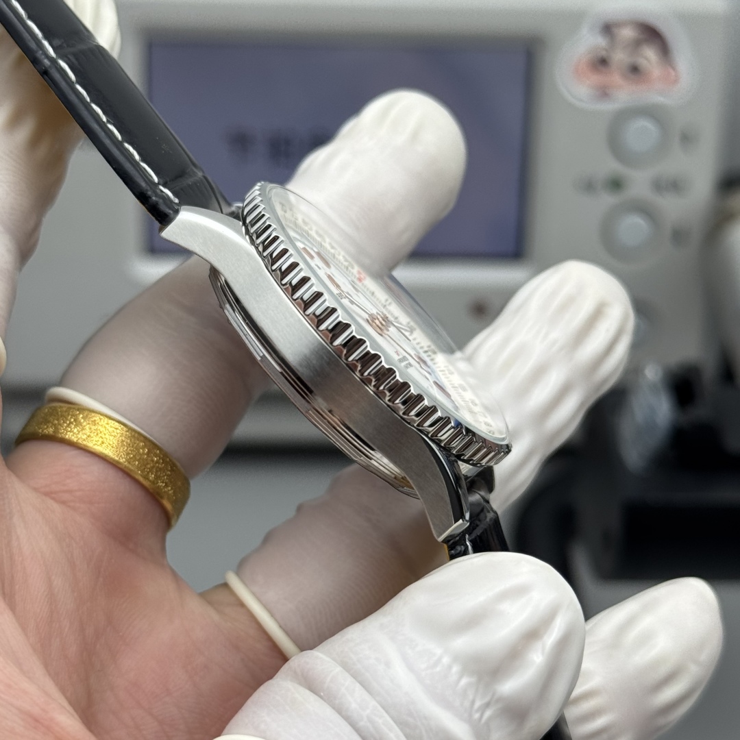 Breitling Navitimer Automatic GMT 41 A32310211G1P1 Clone Watch