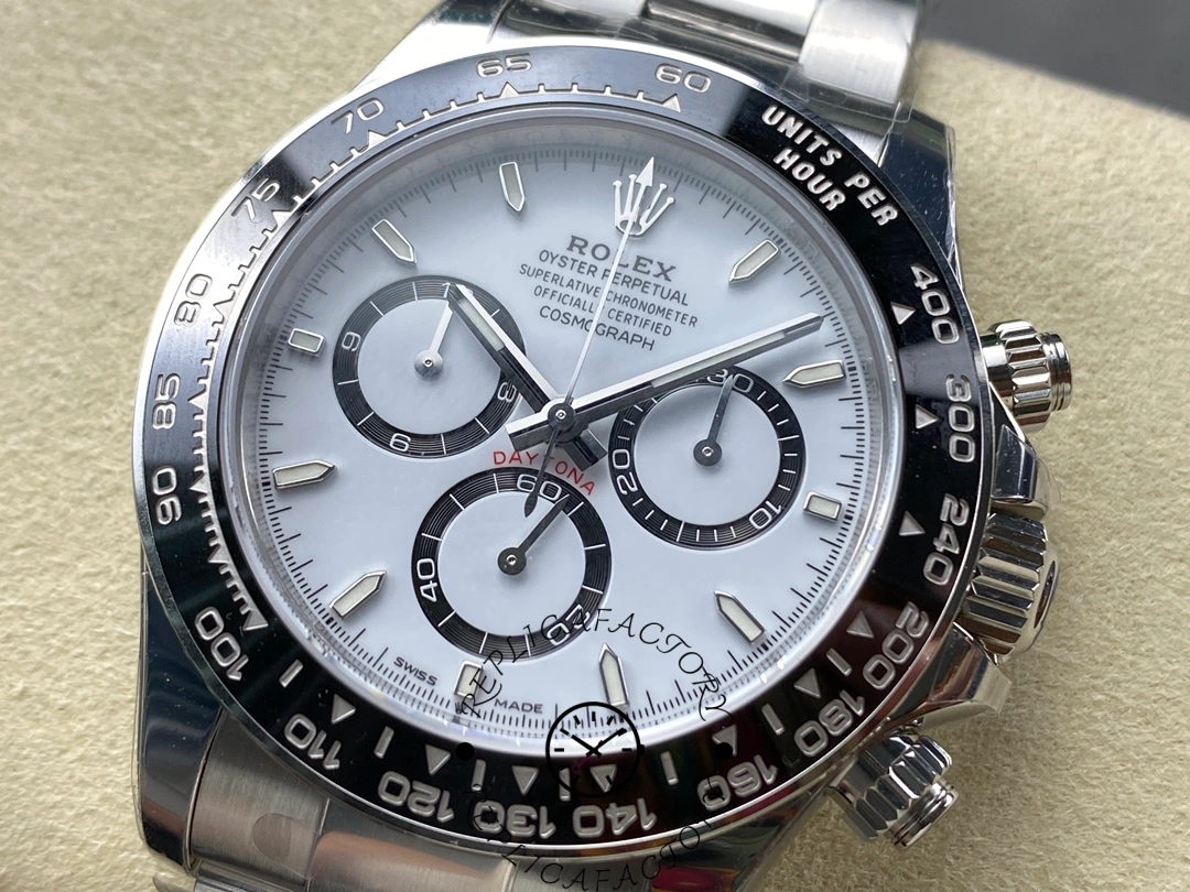 Detailed front view of Rolex Cosmograph Daytona 116500LN emphasizing chronograph hands and red “Daytona” text.